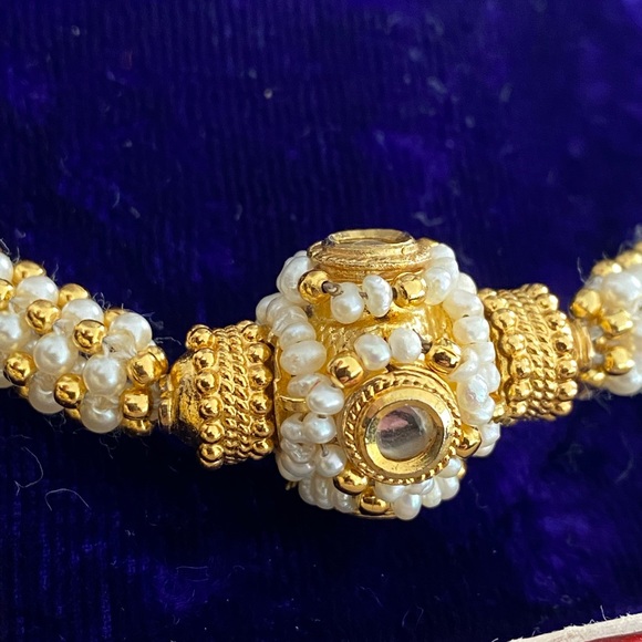 Indian costume jewelry with box - Picture 2 of 8